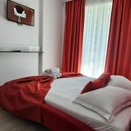 Marina Blue Mamaia